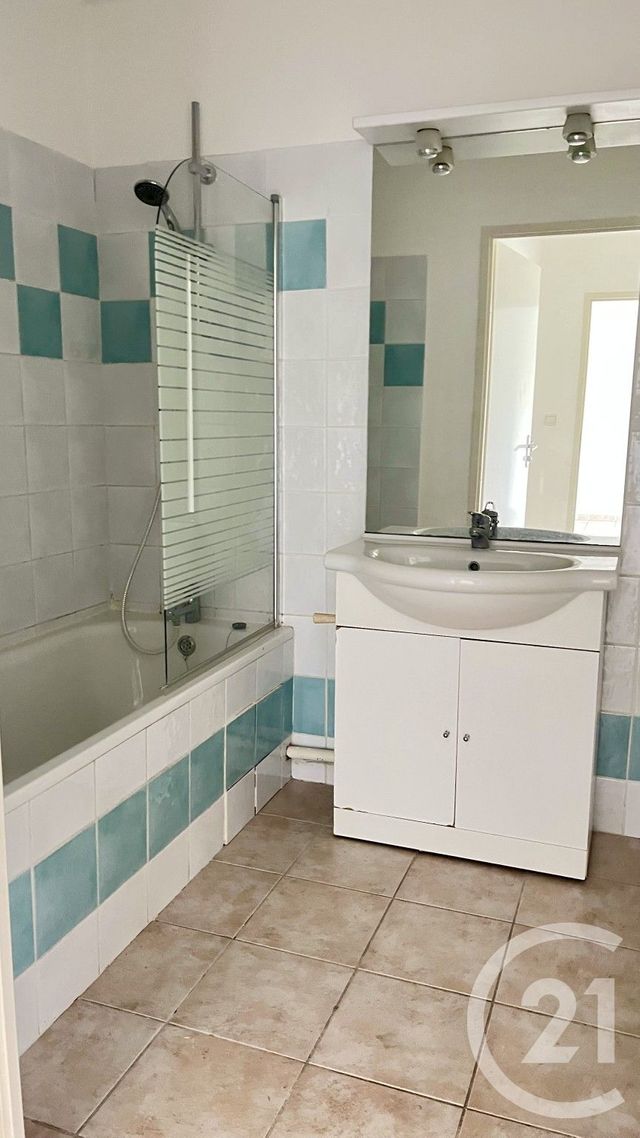 Appartement F3 à louer - 2 pièces - 58.24 m2 - ALES - 30 - LANGUEDOC-ROUSSILLON - Century 21 Impact Immobilier