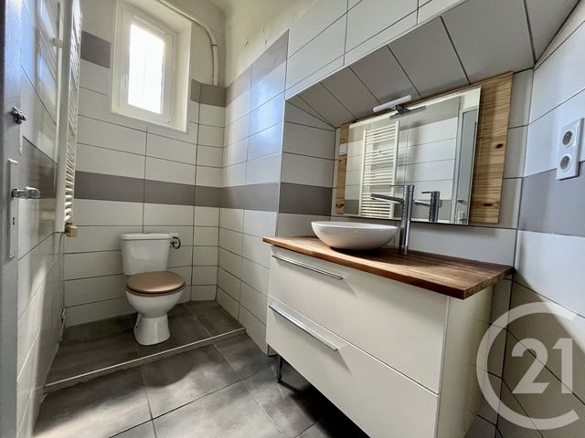 Appartement T3 à louer - 3 pièces - 58.0 m2 - ST HILAIRE DE BRETHMAS - 30 - LANGUEDOC-ROUSSILLON - Century 21 Impact Immobilier