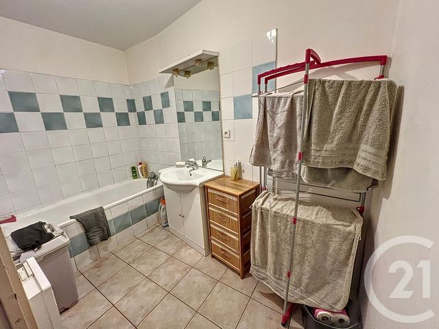 Appartement F3 à vendre - 3 pièces - 59.01 m2 - ALES - 30 - LANGUEDOC-ROUSSILLON - Century 21 Impact Immobilier