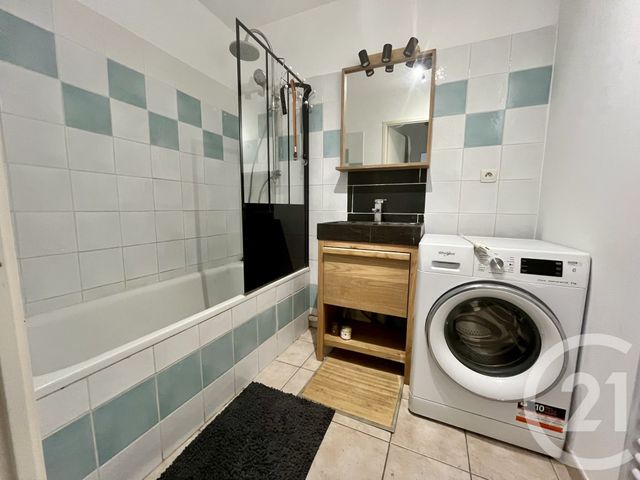 Appartement F3 à louer - 3 pièces - 61.0 m2 - ALES - 30 - LANGUEDOC-ROUSSILLON - Century 21 Impact Immobilier