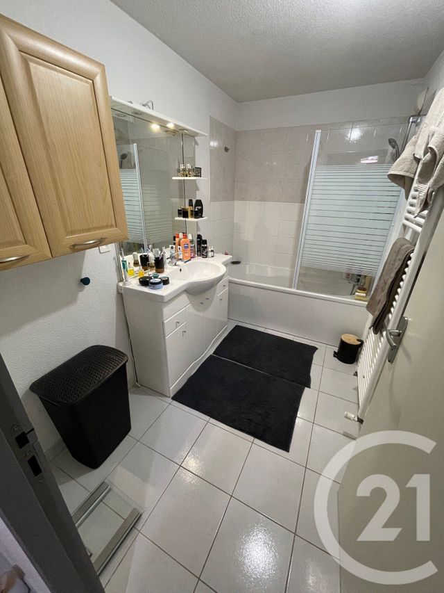 Appartement F3 à louer - 3 pièces - 85.57 m2 - ALES - 30 - LANGUEDOC-ROUSSILLON - Century 21 Impact Immobilier