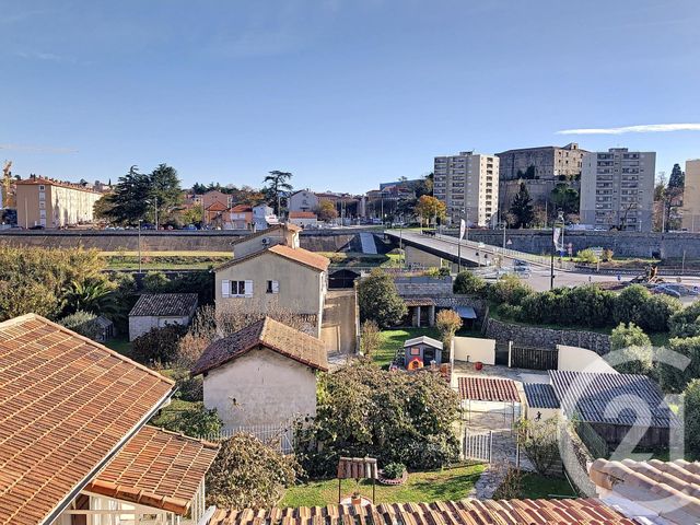 Appartement à louer - 2 pièces - 29.0 m2 - ALES - 30 - LANGUEDOC-ROUSSILLON - Century 21 Impact Immobilier