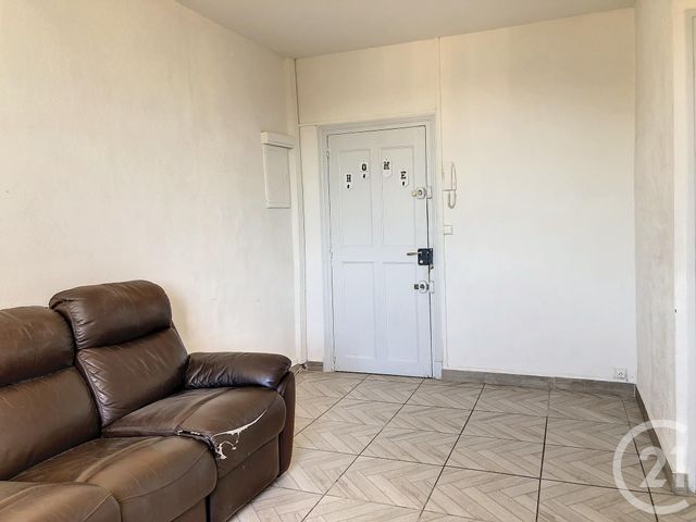Appartement à louer - 2 pièces - 29.0 m2 - ALES - 30 - LANGUEDOC-ROUSSILLON - Century 21 Impact Immobilier