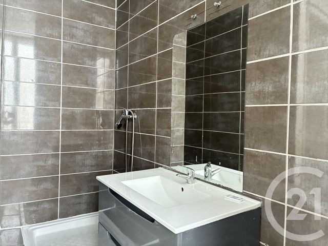 Appartement T4 à louer - 4 pièces - 67.5 m2 - LA GRAND COMBE - 30 - LANGUEDOC-ROUSSILLON - Century 21 Impact Immobilier