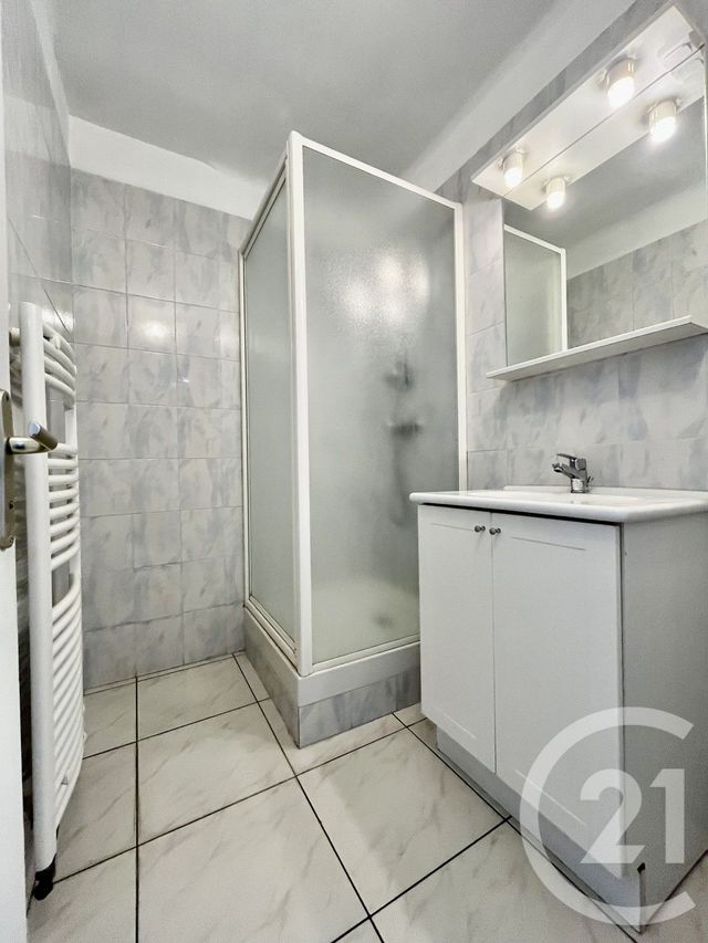Appartement F4 à louer - 3 pièces - 66.0 m2 - ALES - 30 - LANGUEDOC-ROUSSILLON - Century 21 Impact Immobilier