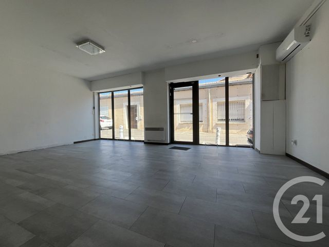 parking à louer - 90.0 m2 - ST CHRISTOL LES ALES - 30 - LANGUEDOC-ROUSSILLON - Century 21 Impact Immobilier