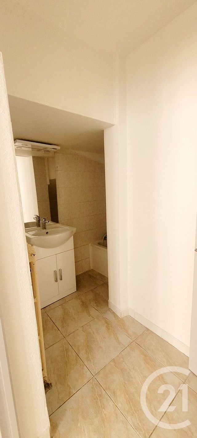 Appartement T2 à louer - 2 pièces - 37.7 m2 - ALES - 30 - LANGUEDOC-ROUSSILLON - Century 21 Impact Immobilier
