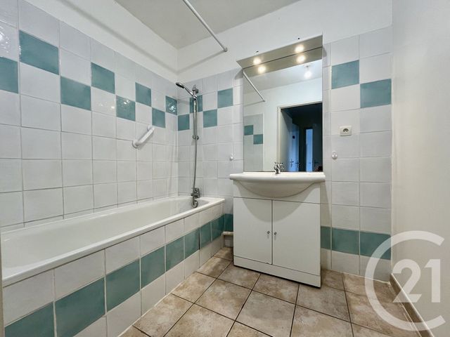 Appartement F2 bis à louer - 2 pièces - 55.0 m2 - ALES - 30 - LANGUEDOC-ROUSSILLON - Century 21 Impact Immobilier