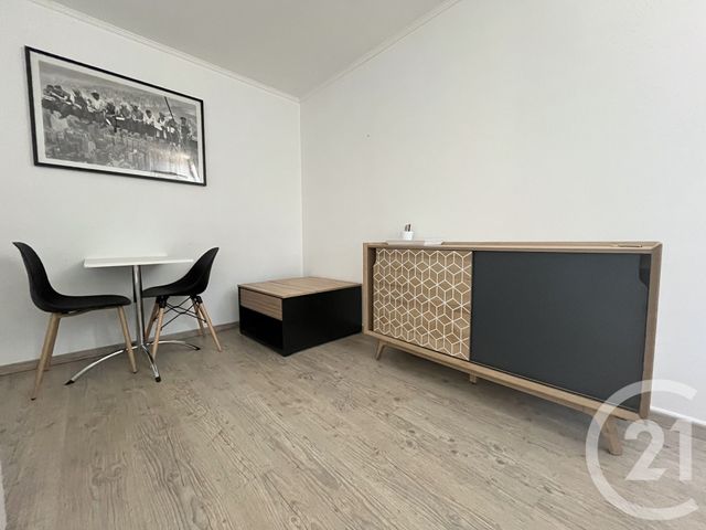 Appartement F2 à louer ST JULIEN LES ROSIERS