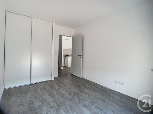 Afficher la photo en grand Appartement F3 à vendre - 3 pièces - 60.8 m2 - ALES - 30 - LANGUEDOC-ROUSSILLON - Century 21 Impact Immobilier