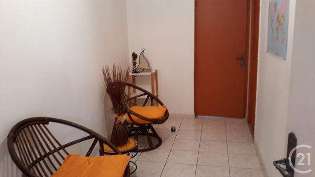 commerce à louer - 38.2 m2 - ST CHRISTOL LES ALES - 30 - LANGUEDOC-ROUSSILLON - Century 21 Impact Immobilier