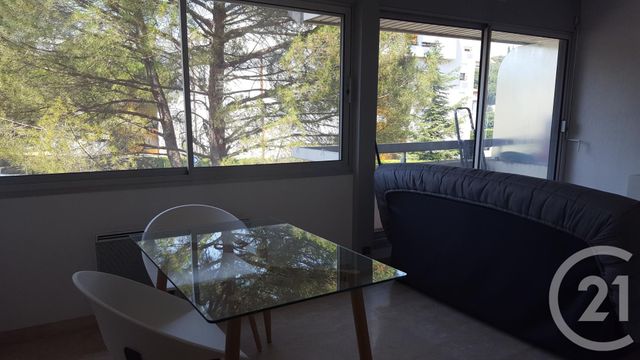 Appartement F1 à louer - 1 pièce - 27.0 m2 - ALES - 30 - LANGUEDOC-ROUSSILLON - Century 21 Impact Immobilier Appartement F1 à louer - 1 pièce - 27.0 m2 - ALES - 30 - LANGUEDOC-ROUSSILLON - Century 21 Impact Immobilier