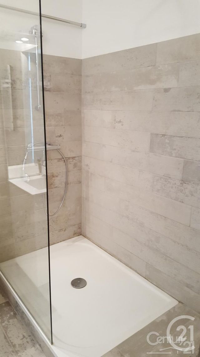 Appartement F4 à louer - 4 pièces - 90.16 m2 - ALES - 30 - LANGUEDOC-ROUSSILLON - Century 21 Impact Immobilier Appartement F4 à louer - 4 pièces - 90.16 m2 - ALES - 30 - LANGUEDOC-ROUSSILLON - Century 21 Impact Immobilier
