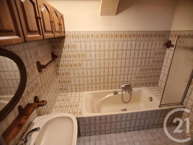 Appartement F4 à vendre - 5 pièces - 135.0 m2 - ALES - 30 - LANGUEDOC-ROUSSILLON - Century 21 Impact Immobilier Appartement F4 à vendre - 5 pièces - 135.0 m2 - ALES - 30 - LANGUEDOC-ROUSSILLON - Century 21 Impact Immobilier