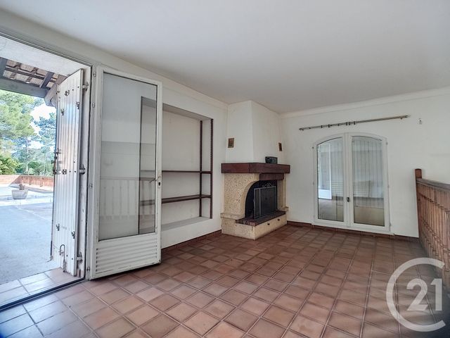 Appartement F4 à vendre - 5 pièces - 135.0 m2 - ALES - 30 - LANGUEDOC-ROUSSILLON - Century 21 Impact Immobilier Appartement F4 à vendre - 5 pièces - 135.0 m2 - ALES - 30 - LANGUEDOC-ROUSSILLON - Century 21 Impact Immobilier