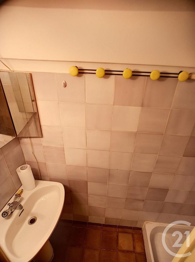 Appartement F4 à vendre - 5 pièces - 135.0 m2 - ALES - 30 - LANGUEDOC-ROUSSILLON - Century 21 Impact Immobilier Appartement F4 à vendre - 5 pièces - 135.0 m2 - ALES - 30 - LANGUEDOC-ROUSSILLON - Century 21 Impact Immobilier