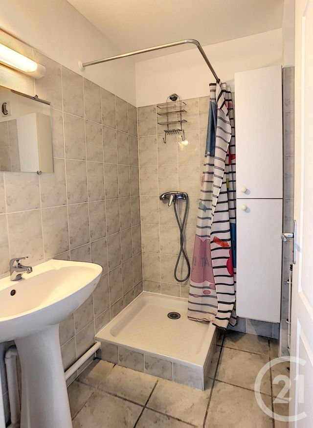Afficher la photo en grand appartement à louer - 2 pièces - 40.25 m2 - ALES - 30 - LANGUEDOC-ROUSSILLON - Century 21 Impact Immobilier