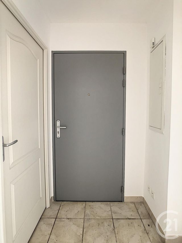 Afficher la photo en grand appartement à louer - 2 pièces - 40.25 m2 - ALES - 30 - LANGUEDOC-ROUSSILLON - Century 21 Impact Immobilier