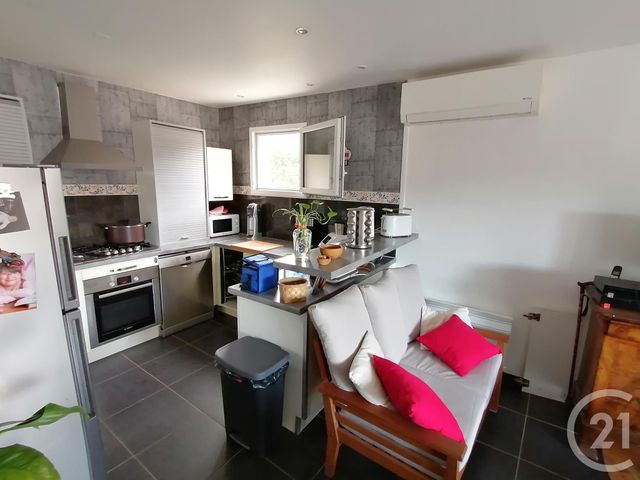 Afficher la photo en grand Appartement F3 à vendre - 3 pièces - 78.22 m2 - ST MARTIN DE VALGALGUES - 30 - LANGUEDOC-ROUSSILLON - Century 21 Impact Immobilier
